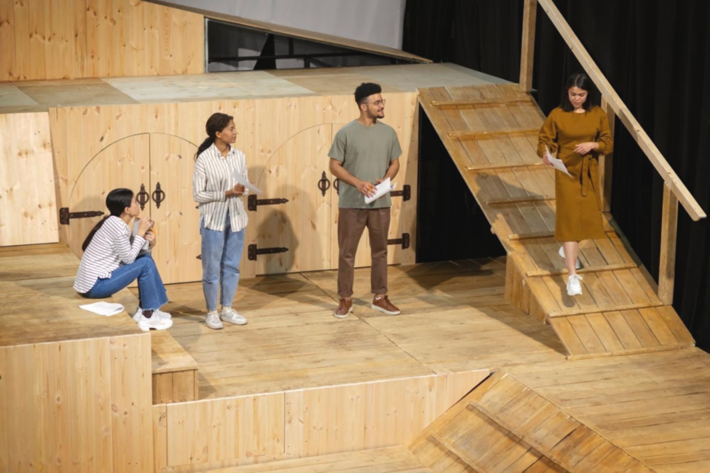 Студенти під час імпровізаційного тренінгу